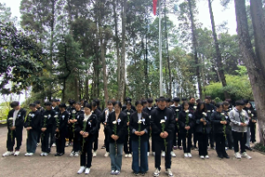 【学院团讯】祭英魂，承先志——信息与智能工程学院开展祭扫活动 第 3 张