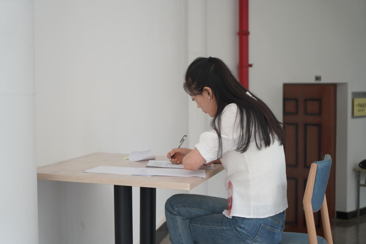 【学工活动】云南经济管理学院2024年“时代新人铸魂工程”辅导员案例研讨大赛圆满结束 第 3 张 【学工活动】云南经济管理学院2024年“时代新人铸魂工程”辅导员案例研讨大赛圆满结束 第 3 张